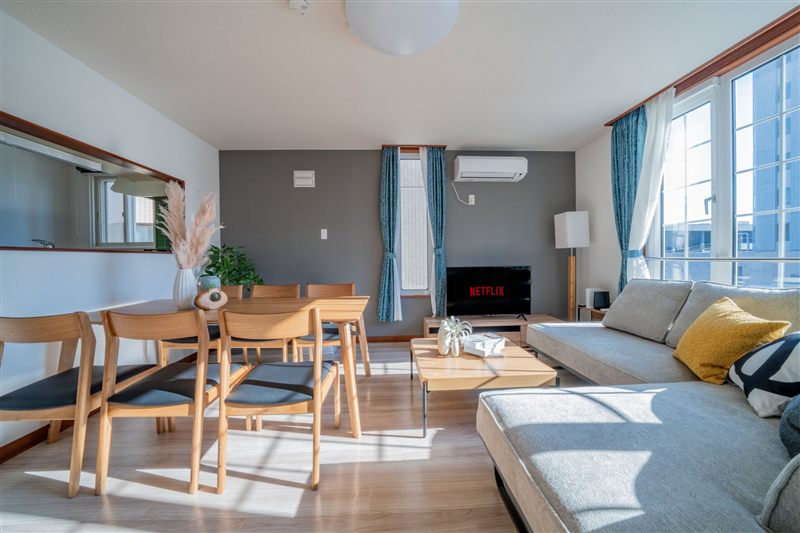 Living and dining area